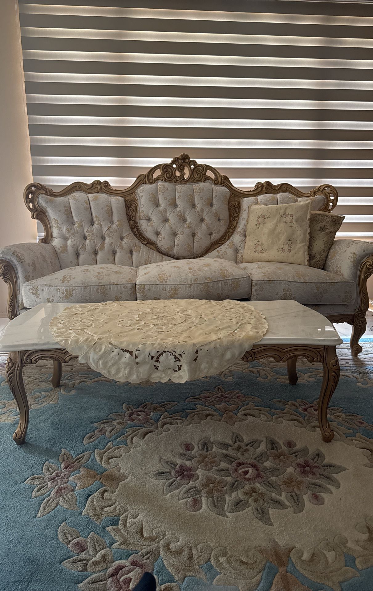 Living Room Set (2 Sofas 2 Loveseats And Tables)