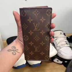Authentic Louis Vuitton Brazza Wallet
