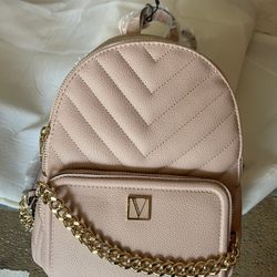 The Victoria Small Backpack New 30 Dolares 