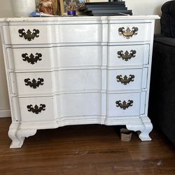White Vintage dresser