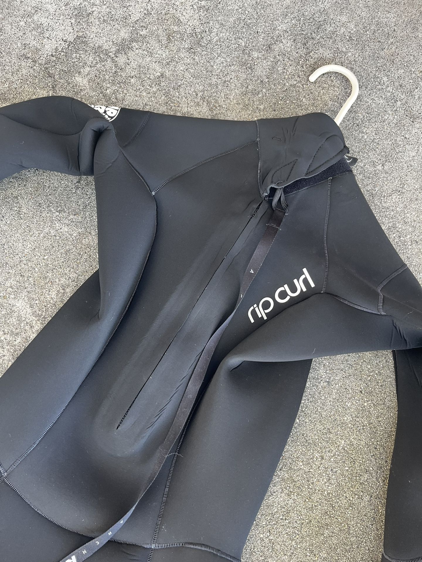 Rip Curl E4 Dawn Patrol 2mm Women’s Girls Spring Wetsuit Size 4W for Sale in Encinitas, CA OfferUp