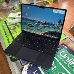 2022 MacBook Air 13” M2 16gb 256ssd Midnight Black