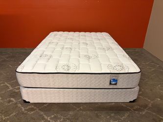 Queen Size Mattress and Foundation