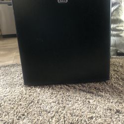 Sunbeam Mini Refrigerator- Freezer 