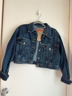 Levi’s Cropped Denim Jacket