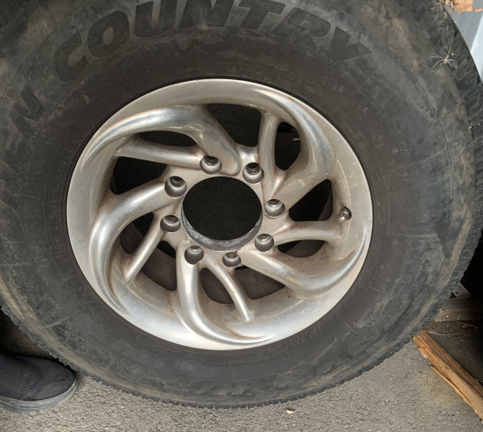 Ford wheels from 2002 F-350 last chance