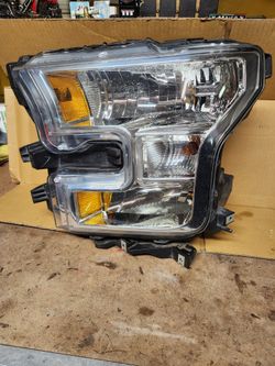 2015 , 2016 , 2017 Ford F150 Driver Side Headlight 