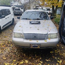 2003 Ford Crown Victoria