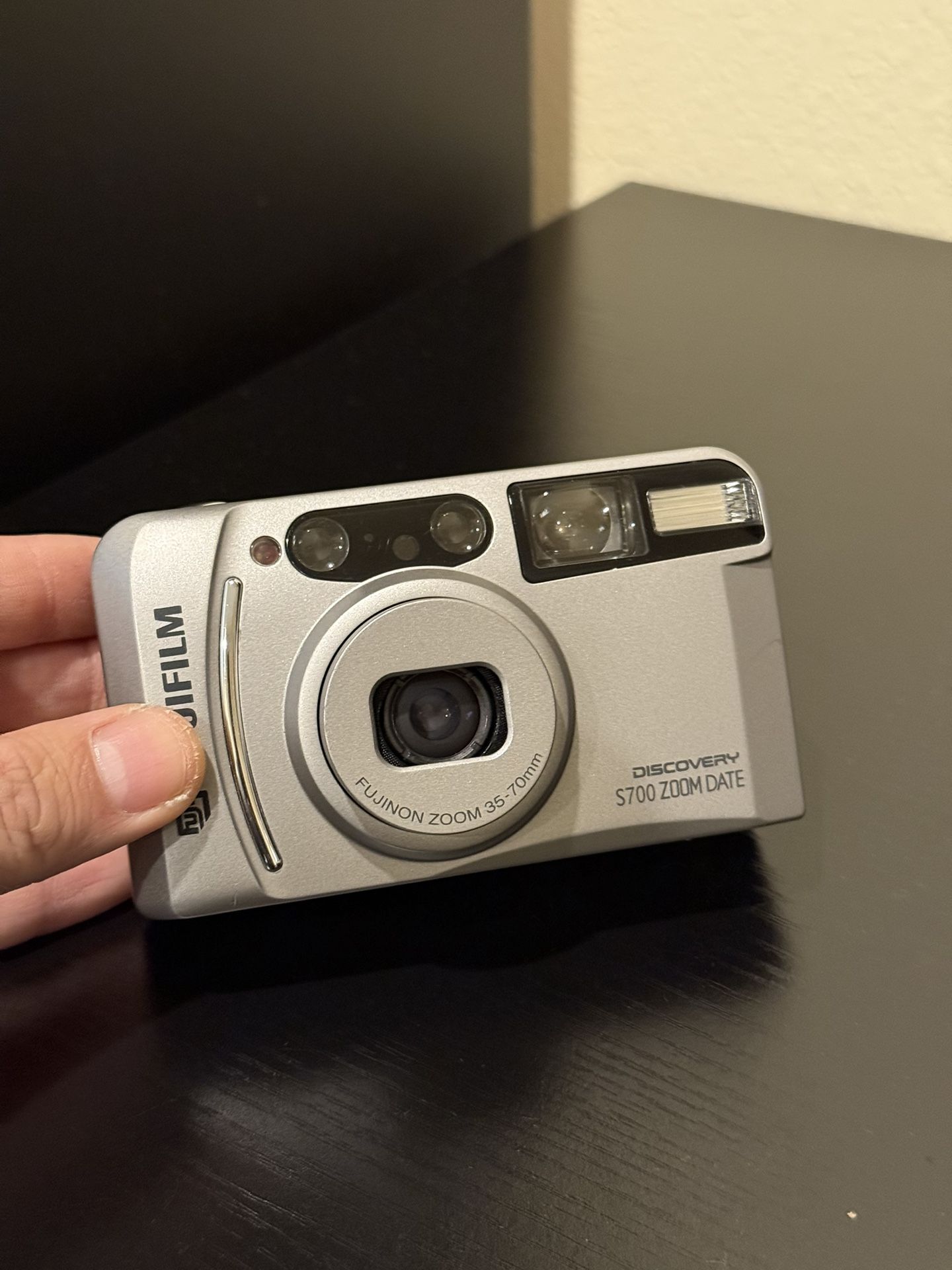 FujiFilm Discovery S700 Zoom 35mm Point And Shoot Film Camera