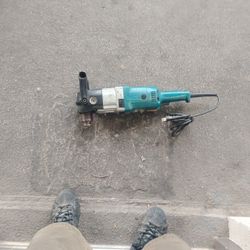 Makita 90° Drill