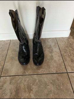 Men’s Size 10.5 D -  Cowboy Boots
