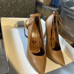 Kiss Heels Size 8