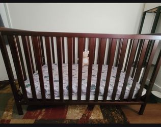 Baby crib, very good condition
