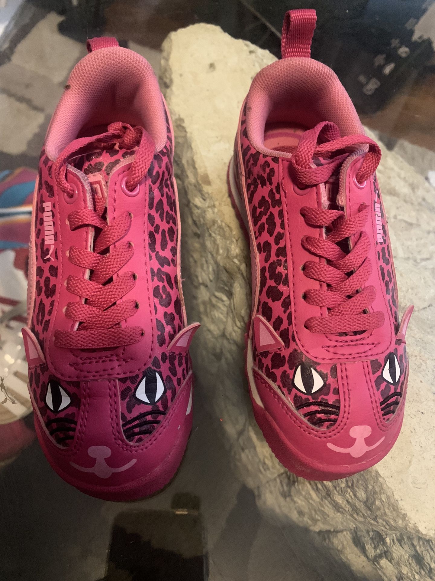 Girl Puma Shoe 10.5