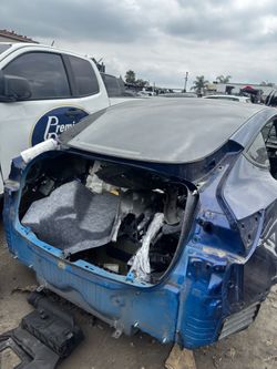 2022 Tesla Model 3 Performance Part out