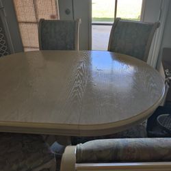 Dining table set