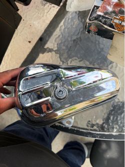 Motorcycle toolbox no key