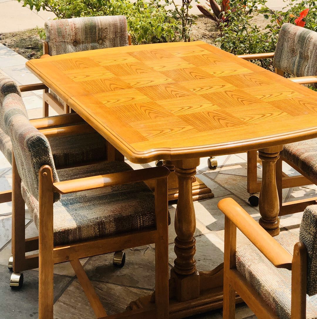 dining tables and 6 chairs, comfortable chairs, beautiful tables