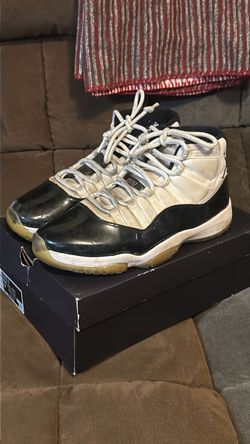 Nike Jordan 11 concord size 10.5 WELL USED