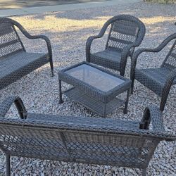 NICE HAMPTON BAY PATIO SET