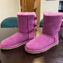 Hot Pink UGG Boots BRAND NEW Size 6US
