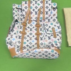 Louis Vuitton Vanilla Backpack – Great Condition