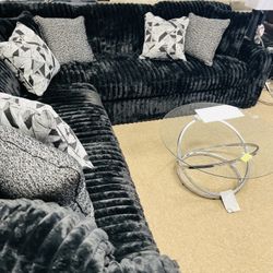 Cozy Stunning Nice Sectional!