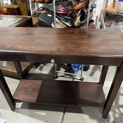Side table excellent condition