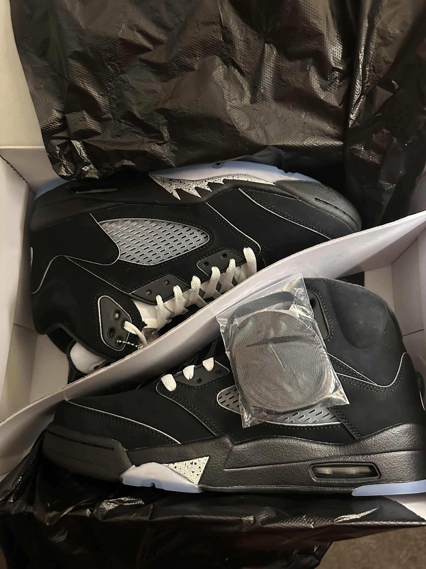 Jordan 5 Black Metallic