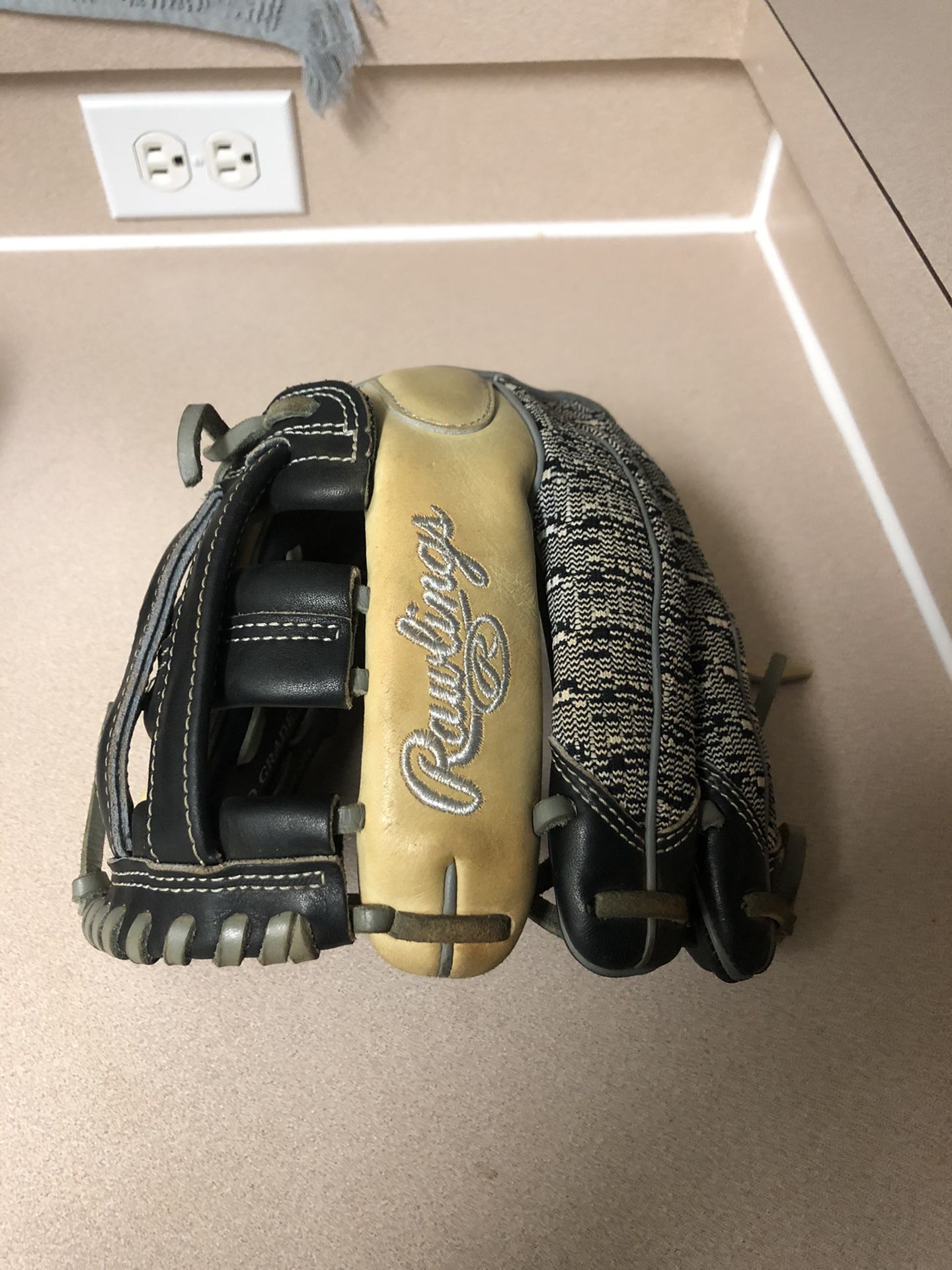 Rawlings Heart of The Hide (11.75)