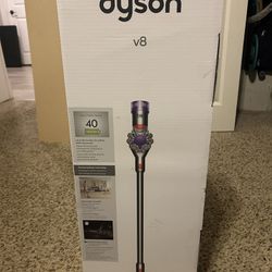 Dyson V8 Vacuum