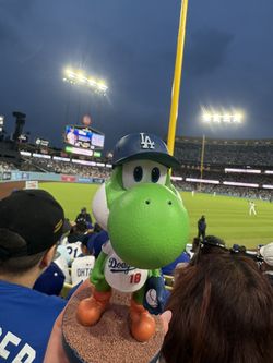 YOSHI DODGERS BOBBLE HEAD