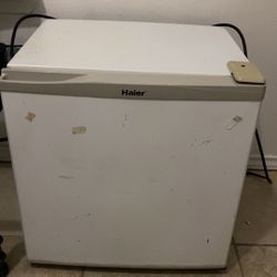 haier mini fridge 