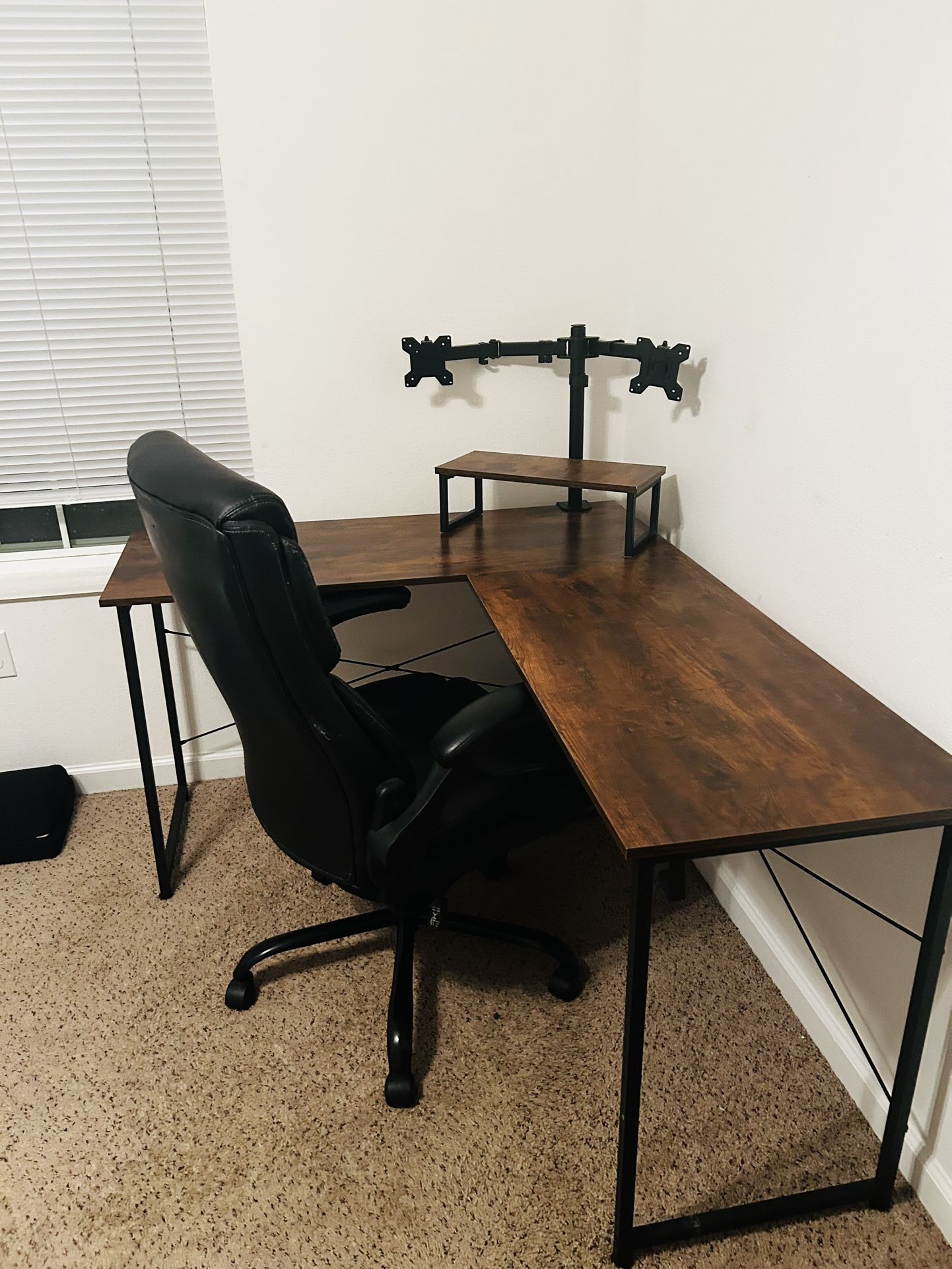 Desk / Oversized Chair / Dual Monitor Stands