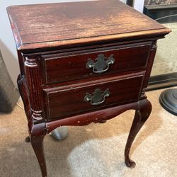 Classic 2-Drawer End Table / Nightstand (Cherry Finish)