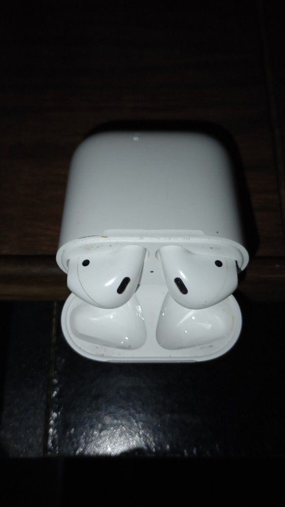 $40 Air pods - 2nd Gen - GREAT CONDITION