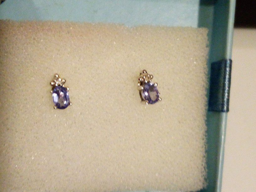 10k White Gold Amethyst And Diamond  Earrings 