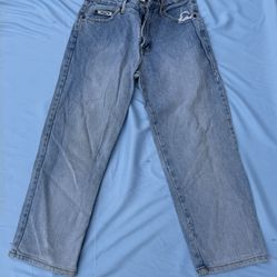 l.e.i. Women's Light Wash Denim Jeans 100% Cotton 5-Pocket Design Solid Blue