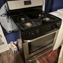 Frigidaire dishwasher and stove 