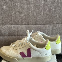 Veja Sneakers