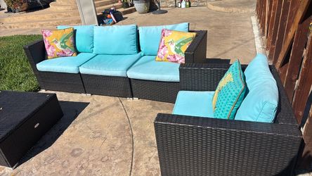 Outdoor patio set with cushions