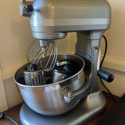 Kitchen Aid Mixer ( Brand New)