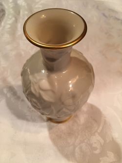 Lenox “Flowers of Affection” vase