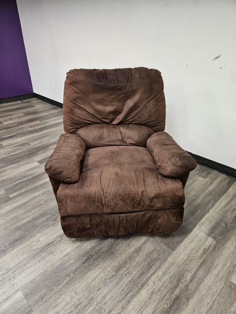 FREE RECLINER!! 