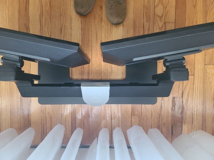 Dell Dual Monitor Stand / 2 Samsung SyncMaster 2253LW