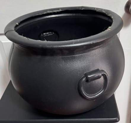 Vintage Blow Mold Witches Cauldron some glue on rim just $8