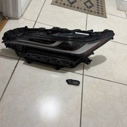 2024 Toyota Venza  Headlight  Left 