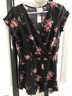 Women’s/Juniors. Mimi Chica Romper. Size Medium