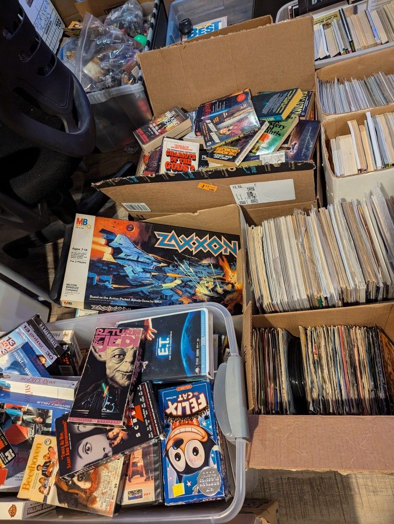 Collectibles For Sale ( Toys Comic Books VHS TPB Vinyl Comics Records 45 Video Games And More )  Everything Is 1$ Each