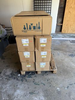 Brand New Cases of Pyrex® Media Bottle, Borosilicate Glass, 1 and 2 Liter, GL45 Cap